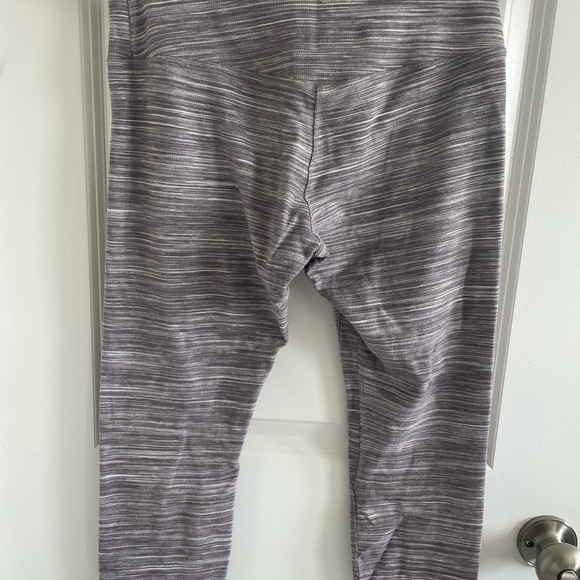 Align Crop 21" Mini Space Dye Herringbone Jacquard Blk Cherry - Picture 2 of 3